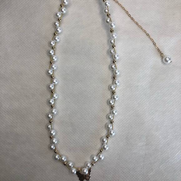 Butterfly necklace - Picture 2 of 2